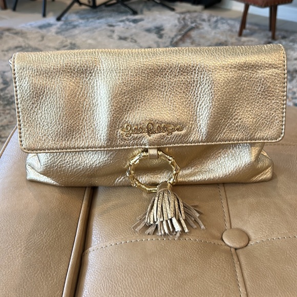Lily Pultzer Dongguan 2018 shiny gold clutch with fancy closure - Picture 7 of 7